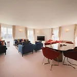 Charming 3-Bed Apartment In Central London