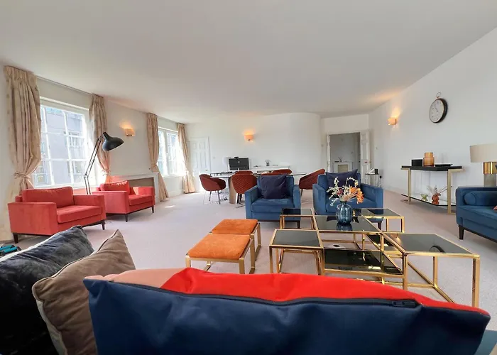 Charming 3-Bed Apartment In Central London